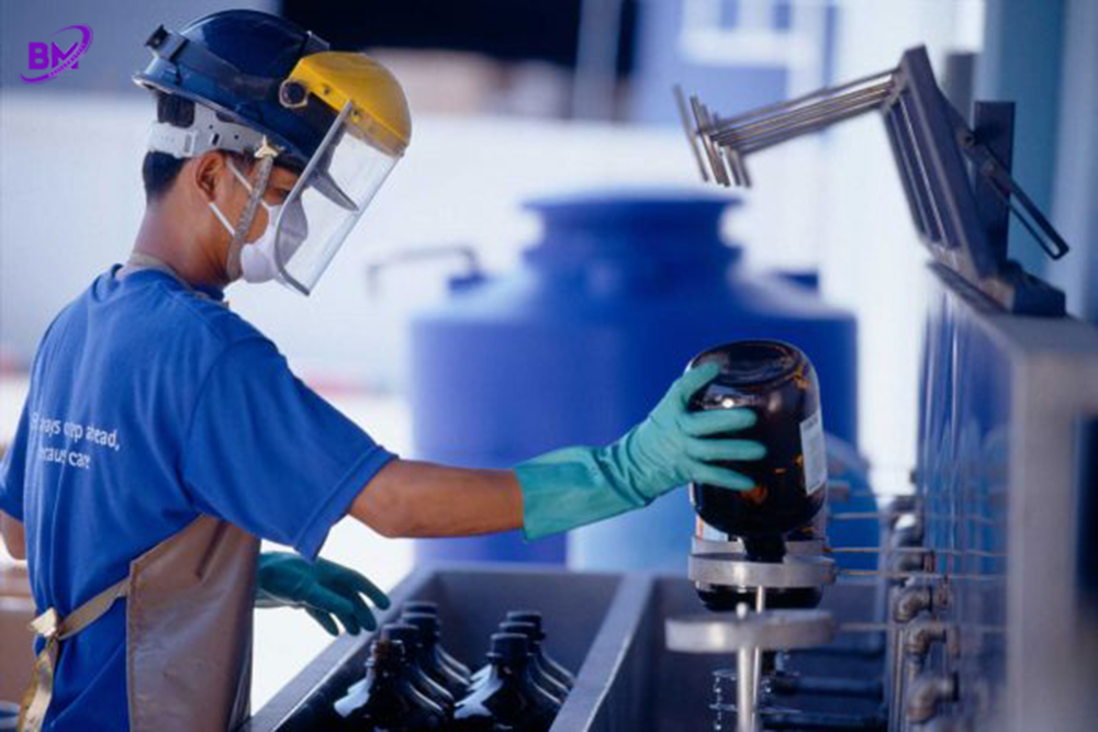 رعایت نکات ایمنی هنگام کار با اسید سولفونیک