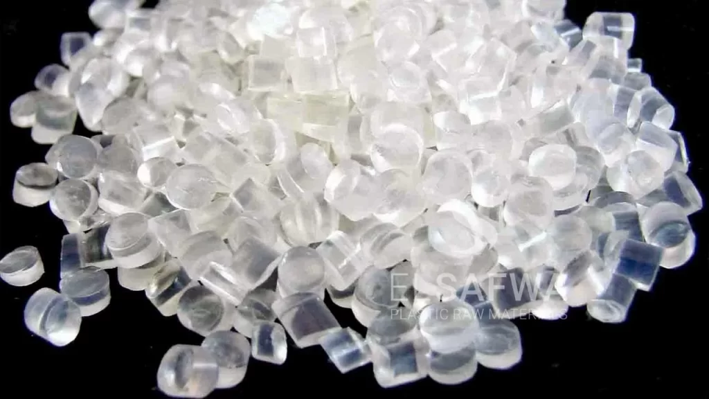 نمایی از ماده اولیه استایروفوم یا همان PS که در ساخت پلاستیک های مقاوم کاربرد دارد.
